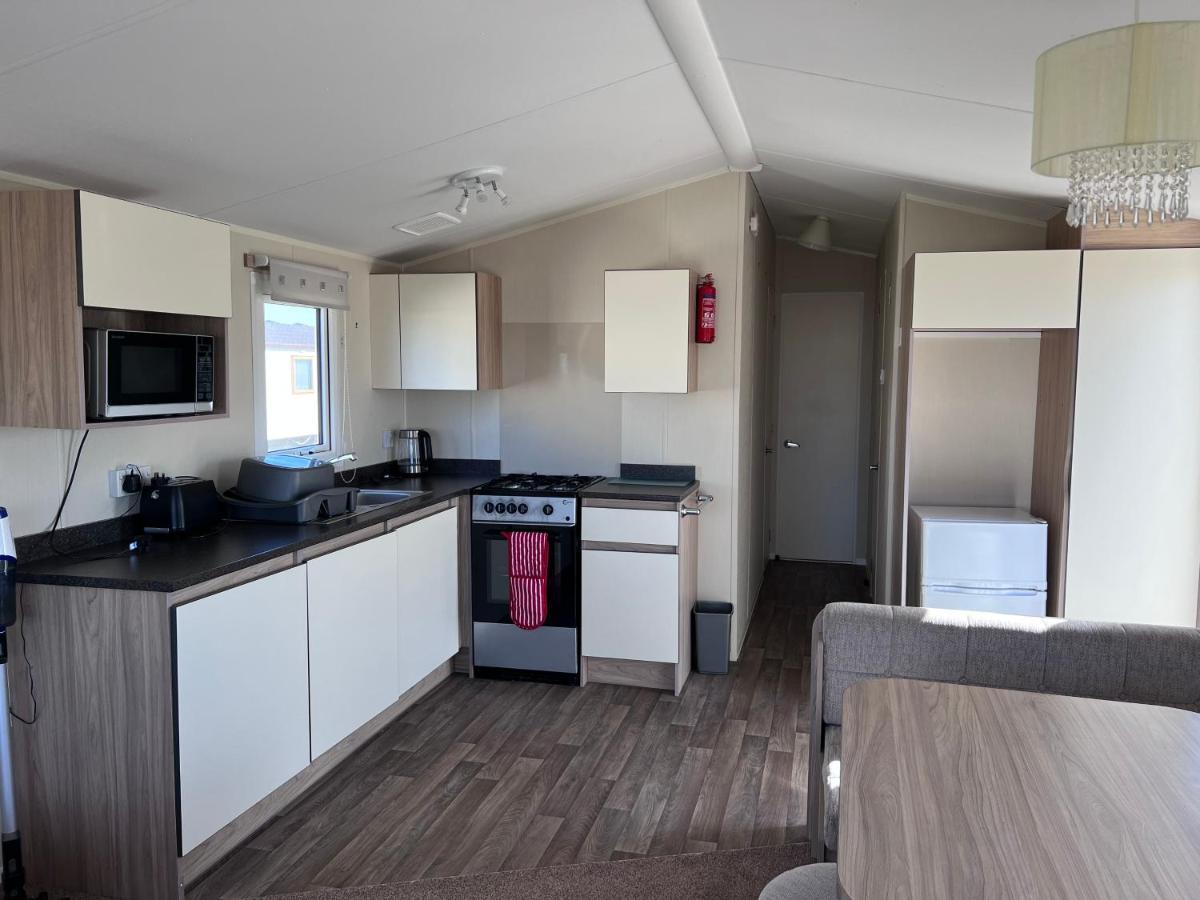 PG173 Golden Palm Resort 6 Berth Caravan With Decking Chapel St. Leonards Exterior foto