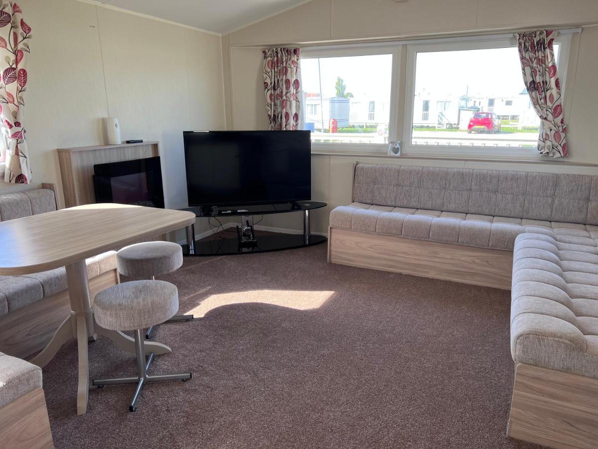 PG173 Golden Palm Resort 6 Berth Caravan With Decking Chapel St. Leonards Exterior foto